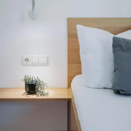 Volderauer * نيوستيف ام ستوبيتا